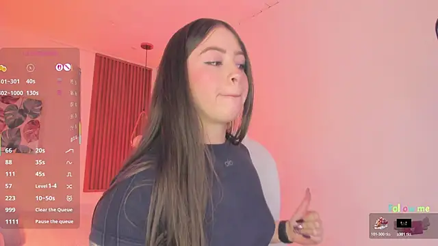 TiffanyWright online show from November 20, 1:33 pm