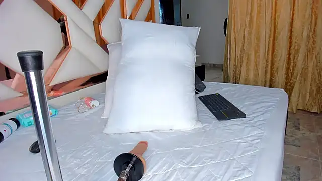 CintiaVega online show from October 28, 12:09 pm