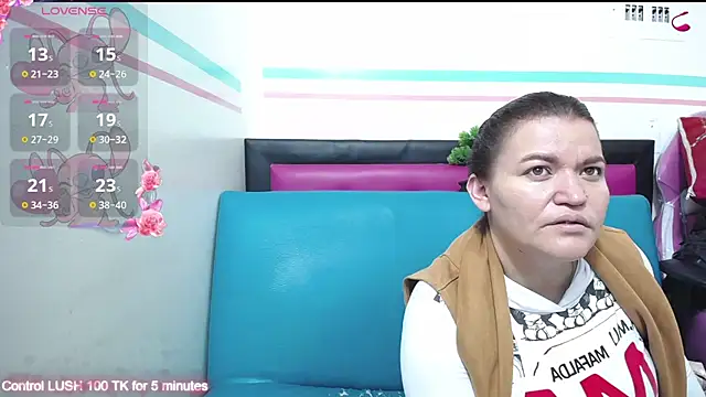 Snapshot of kambelroche chatting on July 21, 11:56 am kambelroche online show from July 21, 11:56 am