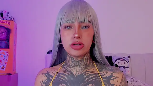 Snapshot of shadowcatt_ chatting on November 17, 8:03 pm shadowcatt online show from November 17, 8:03 pm