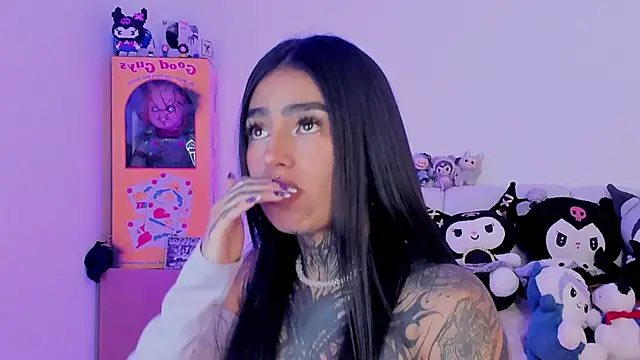 Snapshot of shadowcatt_ chatting on November 25, 7:14 pm shadowcatt online show from November 25, 7:14 pm