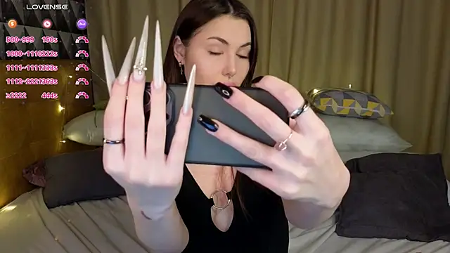 Mary Walker online show from November 9, 1:04 am