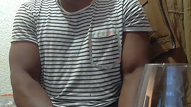 Snapshot of mmoiblack chatting on October 18, 12:39 pm mmoiblack online show from October 18, 12:39 pm