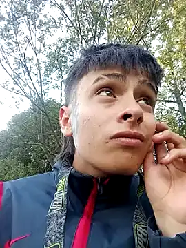 Snapshot of Cuervo_maniaco chatting on December 11, 7:25 pm Cuervo maniaco online show from December 11, 7:25 pm