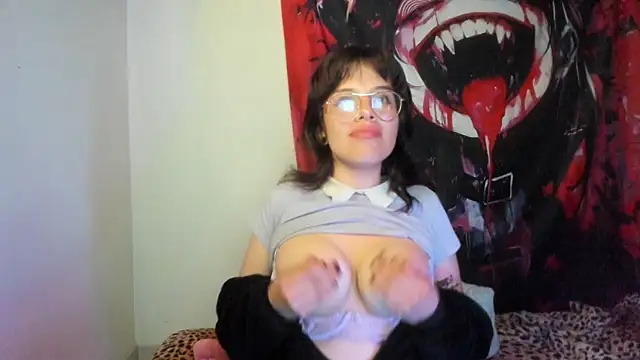 Snapshot of Lucyfx666 chatting on October 24, 4:31 am Lucyfx666 online show from October 24, 4:31 am