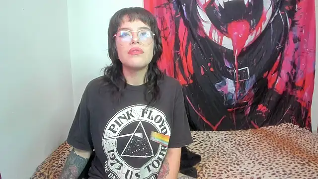 Snapshot of Lucyfx666 chatting on December 2, 2:01 pm Lucyfx666 online show from December 2, 2:01 pm