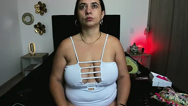 Snapshot of TatianaMonteross chatting on June 21, 3:03 pm TatianaMonteross online show from June 21, 3:03 pm