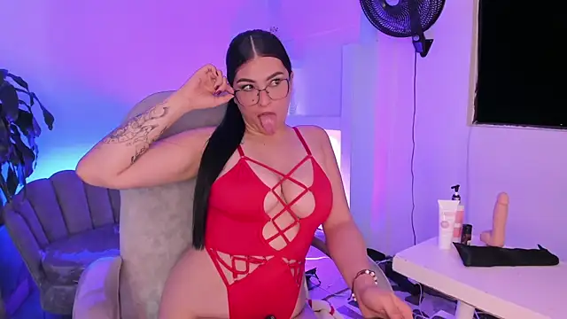 Snapshot of TifanyWhite_ chatting on July 16, 5:24 am TifanyWhite online show from July 16, 5:24 am