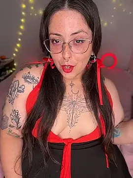 Snapshot of Mizztikaa chatting on May 12, 7:22 pm Mizztikaa online show from May 12, 7:22 pm