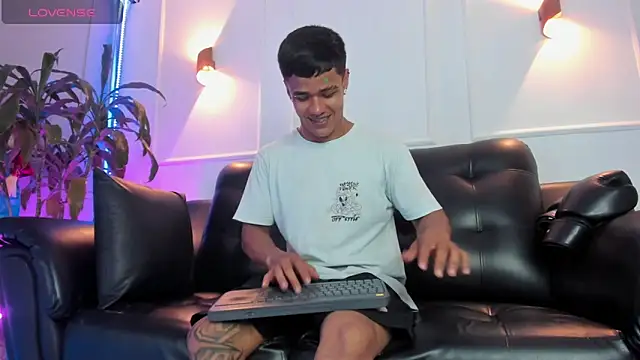 Rob saenz  online show from October 29, 3:58 pm