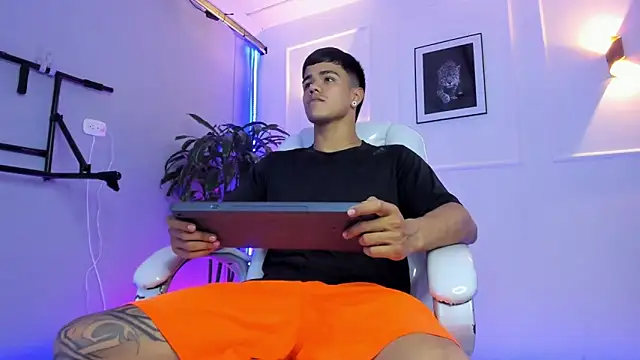 Rob saenz  online show from November 12, 4:18 pm