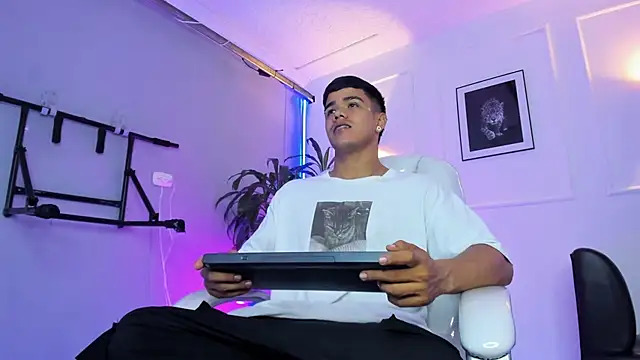 Rob saenz  online show from November 24, 2:17 pm