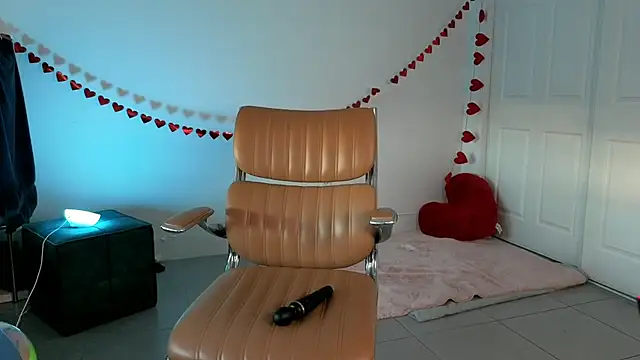 Snapshot of Sapphir3xoxo chatting on March 6, 10:58 pm Sapphir3xoxo online show from March 6, 10:58 pm