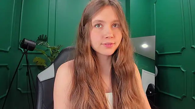 MaryannSoftt online show from February 26, 2:57 pm