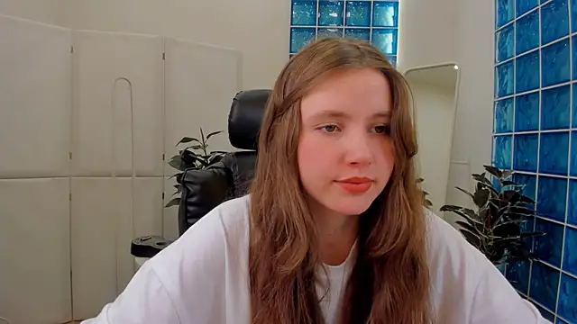 MaryannSoftt online show from March 12, 3:18 pm