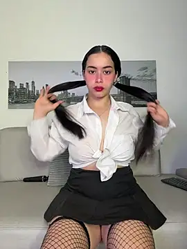 Snapshot of SophieRoyals chatting on June 5, 12:11 pm SophieRoyals online show from June 5, 12:11 pm