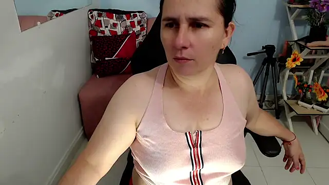 victoria jones online show from November 10, 12:37 pm