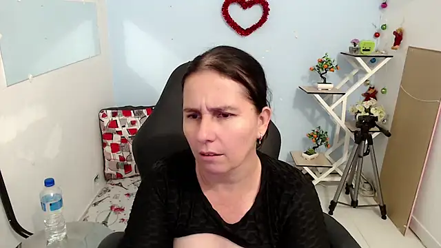 victoria jones online show from November 22, 1:32 pm