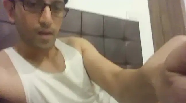 Snapshot of arjun_077 chatting on December 17, 11:16 pm arjun 077 online show from December 17, 11:16 pm