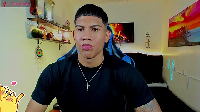 Snapshot of Damian_latinxxx chatting on June 19, 3:11 am Damian latinxxx online show from June 19, 3:11 am