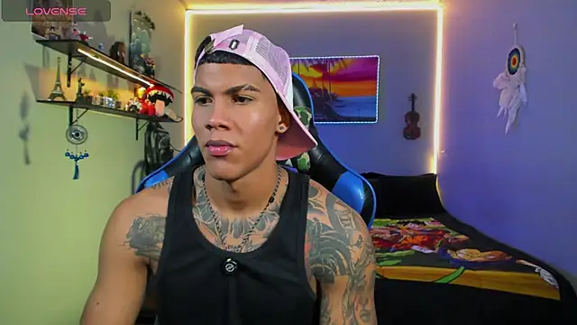 Snapshot of Damian_latinxxx chatting on July 5, 9:05 am Damian latinxxx online show from July 5, 9:05 am