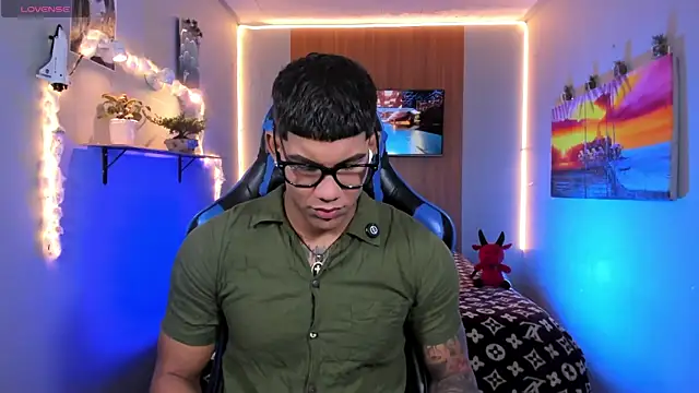 Snapshot of Damian_latinxxx chatting on July 30, 9:08 am Damian latinxxx online show from July 30, 9:08 am