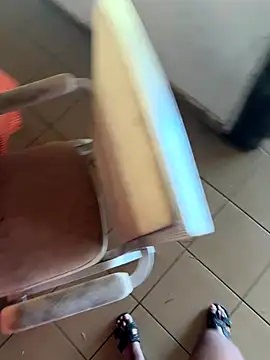 Snapshot of _Gyy_ chatting on October 12, 8:35 am  Gyy  online show from October 12, 8:35 am