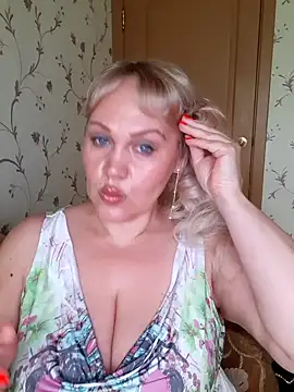 IsabellaBoni online show from June 14, 7:10 am