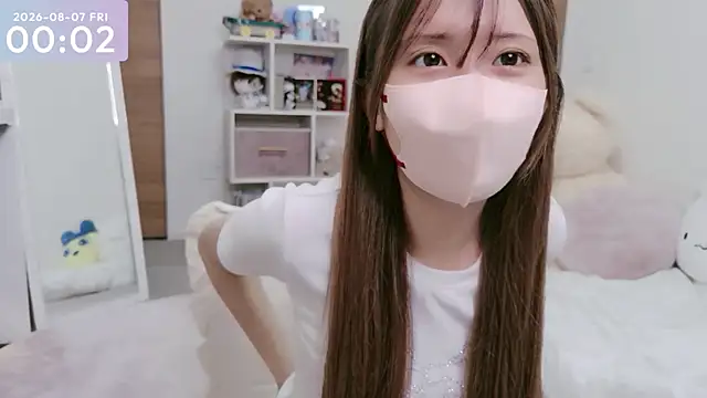 Snapshot of -SHINON- chatting on August 6, 3:03 pm -SHINON- online show from August 6, 3:03 pm