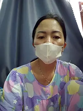 Baby-sexytits18 online show from October 5, 11:46 pm