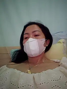 Baby-sexytits18 online show from October 28, 11:18 pm