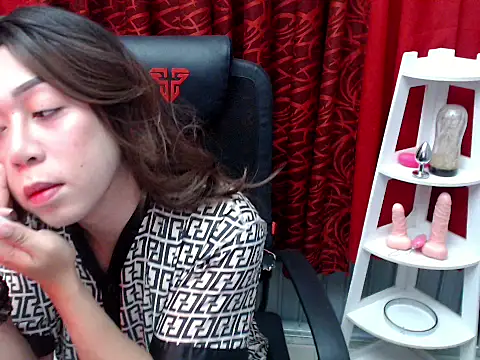 Snapshot of urprincessnicolexxx chatting on May 12, 1:47 am urprincessnicolexxx online show from May 12, 1:47 am