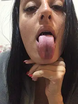 Snapshot of Catmila94 chatting on May 13, 2:31 am Catmila94 online show from May 13, 2:31 am