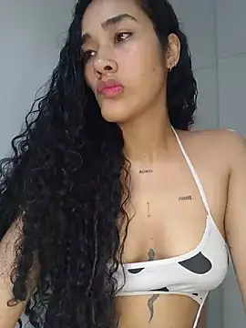 Snapshot of jaderossxx chatting on July 4, 4:13 pm jaderossxx online show from July 4, 4:13 pm