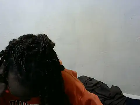 Snapshot of Thicky_kyla chatting on June 5, 11:43 pm Thicky kyla online show from June 5, 11:43 pm