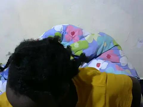 Snapshot of Thicky_kyla chatting on July 13, 6:44 pm Thicky kyla online show from July 13, 6:44 pm