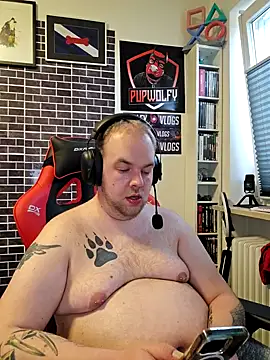 Snapshot of PupW0lfy chatting on January 30, 3:29 pm PupW0lfy online show from January 30, 3:29 pm