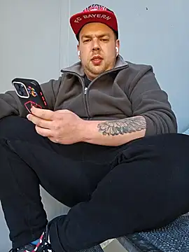 Snapshot of PupW0lfy chatting on March 19, 11:17 am PupW0lfy online show from March 19, 11:17 am