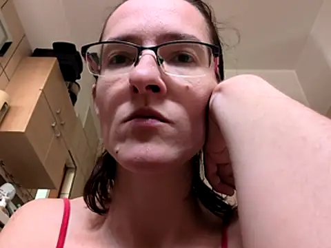 Milky hairy mommy online show from December 16, 10:42 am