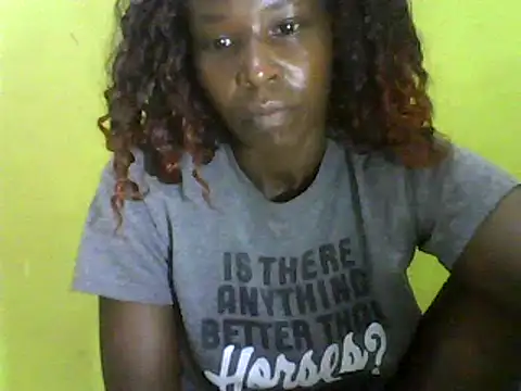 Snapshot of Claris2 chatting on January 23, 9:08 am Claris2 online show from January 23, 9:08 am