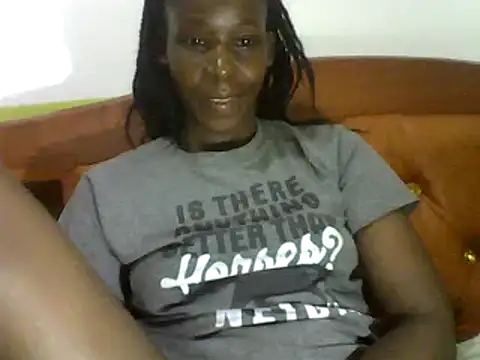 Snapshot of Claris2 chatting on February 9, 6:58 pm Claris2 online show from February 9, 6:58 pm