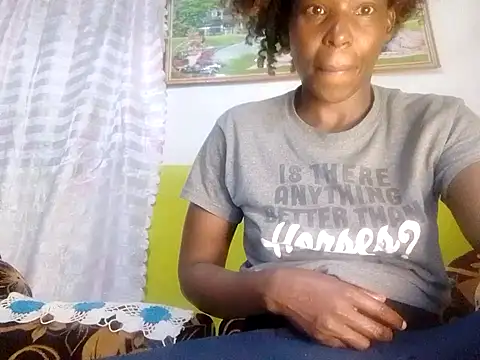 Snapshot of Claris2 chatting on September 18, 8:00 pm Claris2 online show from September 18, 8:00 pm