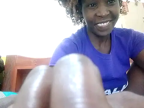 Snapshot of Claris2 chatting on September 22, 7:16 pm Claris2 online show from September 22, 7:16 pm