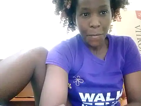 Snapshot of Claris2 chatting on September 30, 8:47 pm Claris2 online show from September 30, 8:47 pm