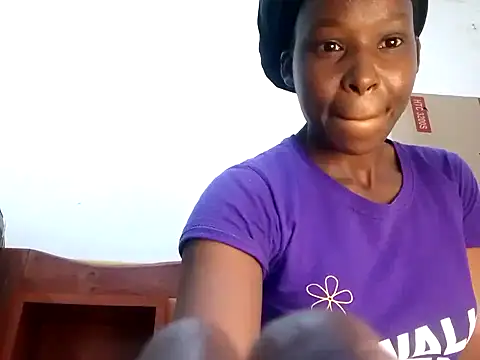 Snapshot of Claris2 chatting on October 18, 8:09 pm Claris2 online show from October 18, 8:09 pm