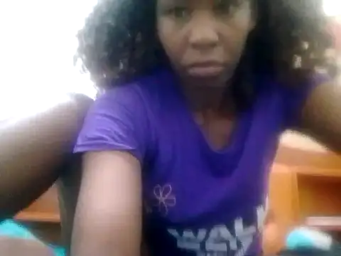 Snapshot of Claris2 chatting on October 24, 3:47 am Claris2 online show from October 24, 3:47 am