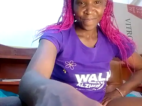 Snapshot of Claris2 chatting on November 29, 9:51 pm Claris2 online show from November 29, 9:51 pm