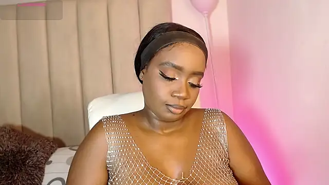 Britanymooree online show from June 11, 9:13 pm