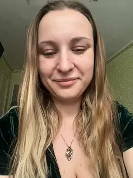 Snapshot of OlgaBuzzz chatting on December 19, 5:07 am OlgaBuzzz online show from December 19, 5:07 am