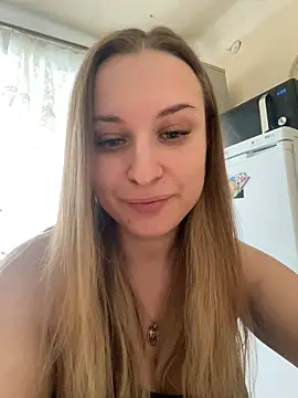 Snapshot of OlgaBuzzz chatting on January 8, 7:45 am OlgaBuzzz online show from January 8, 7:45 am